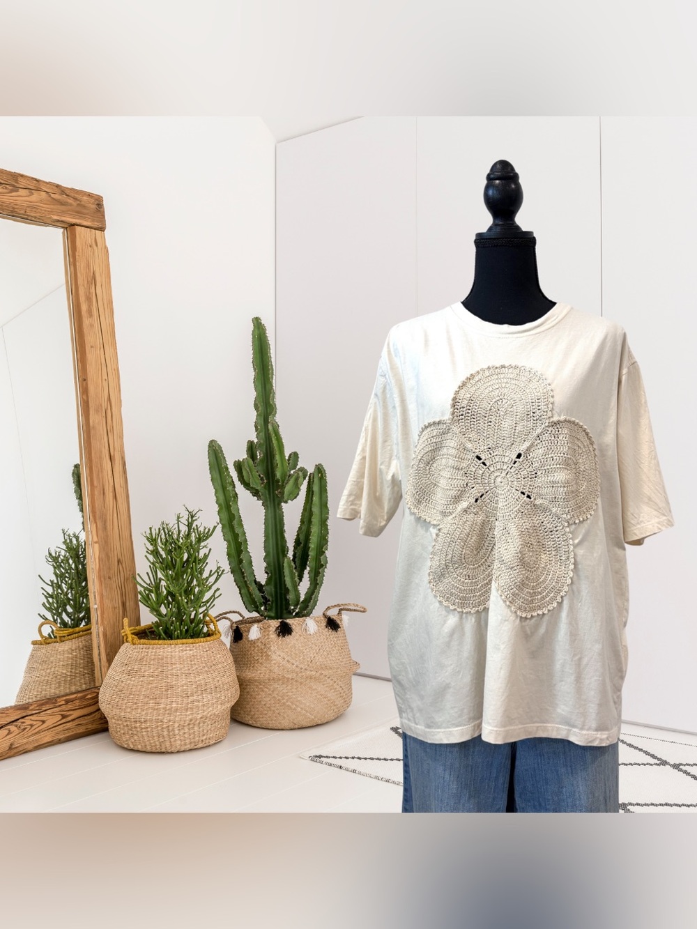 The Tales Short Sleeve Crochet Flower Tee Top